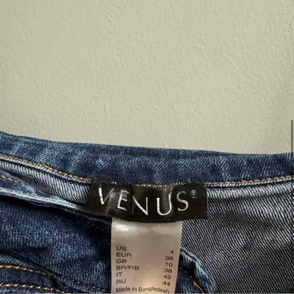 Long sleeve off the shoulder denim romper - Picture 3 of 8